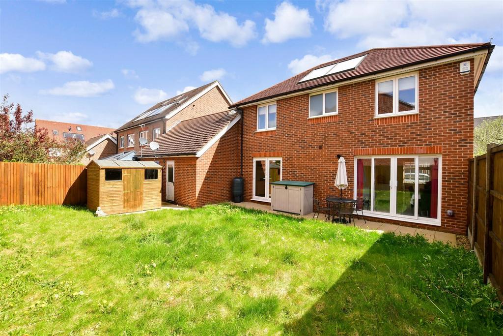 Keele Avenue, Maidstone, Kent 4 bed detached house for sale £450,000