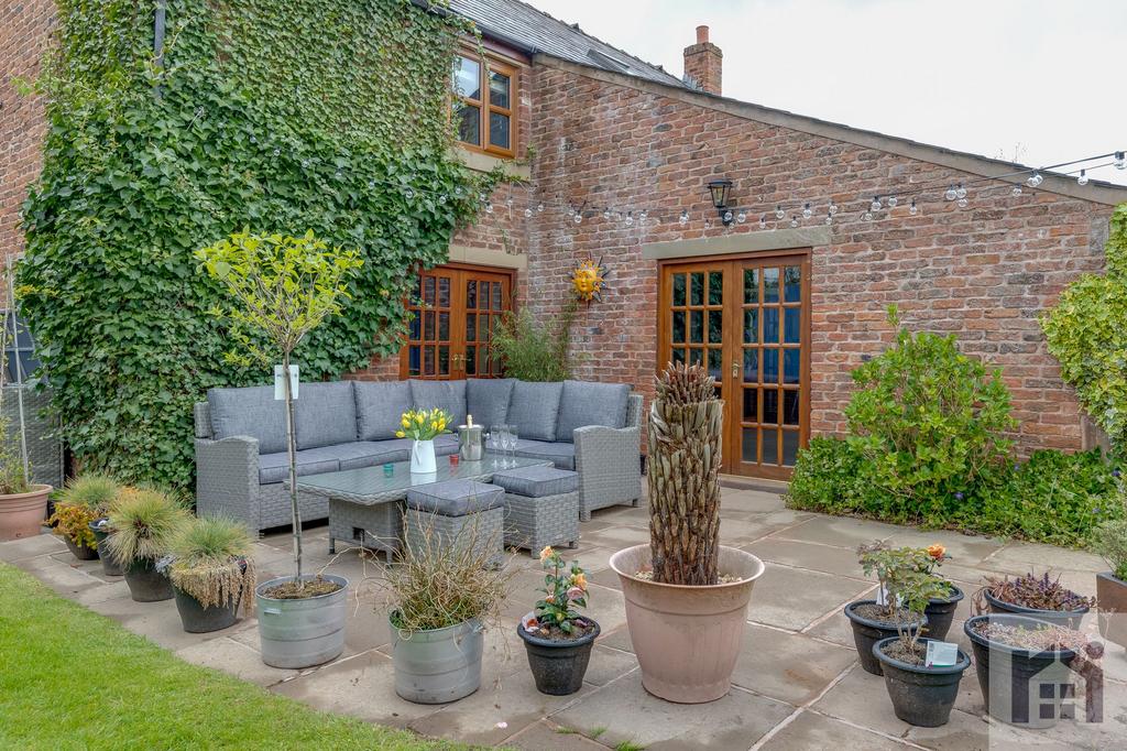 Stunning entertaining space or maybe relax