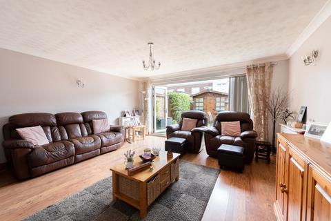 3 bedroom terraced house for sale - Manorhall Gardens, Leyton, London, E10 7AT