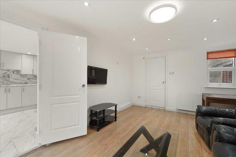3 bedroom terraced house to rent, Crystal Palace Road, London