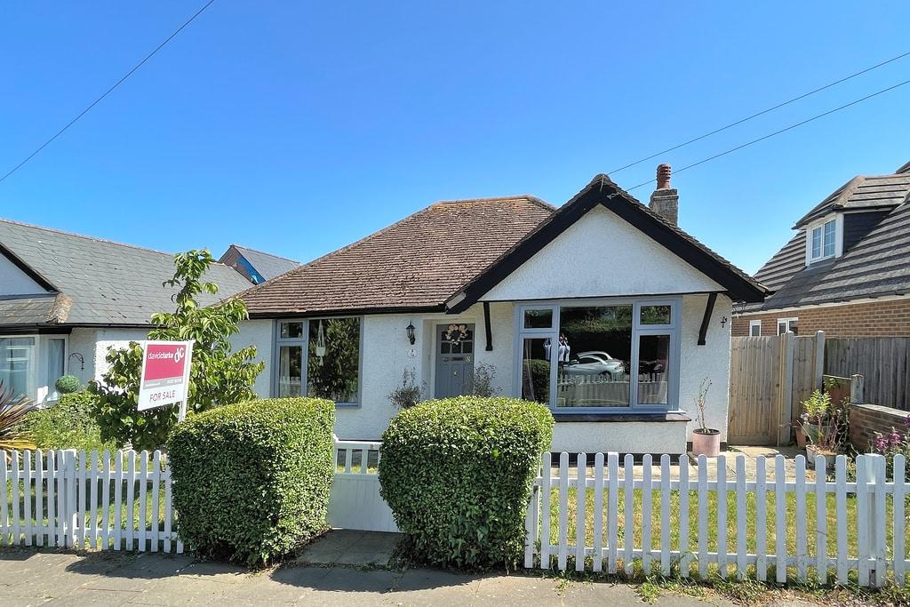 Glenbervie Drive, Herne Bay 2 bed detached bungalow for sale £300,000