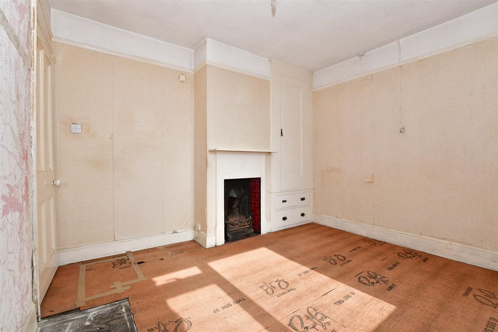 Park Road, Cowes, Isle of Wight 2 bed detached bungalow for sale £160,000