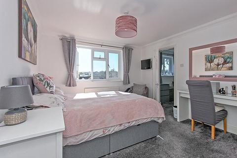 4 bedroom detached house for sale, Stanley Avenue, Minster on Sea, Sheerness, Kent, ME12