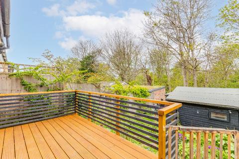 251 Fulwell Park Avenue, Twickenham, TW2 5HD
