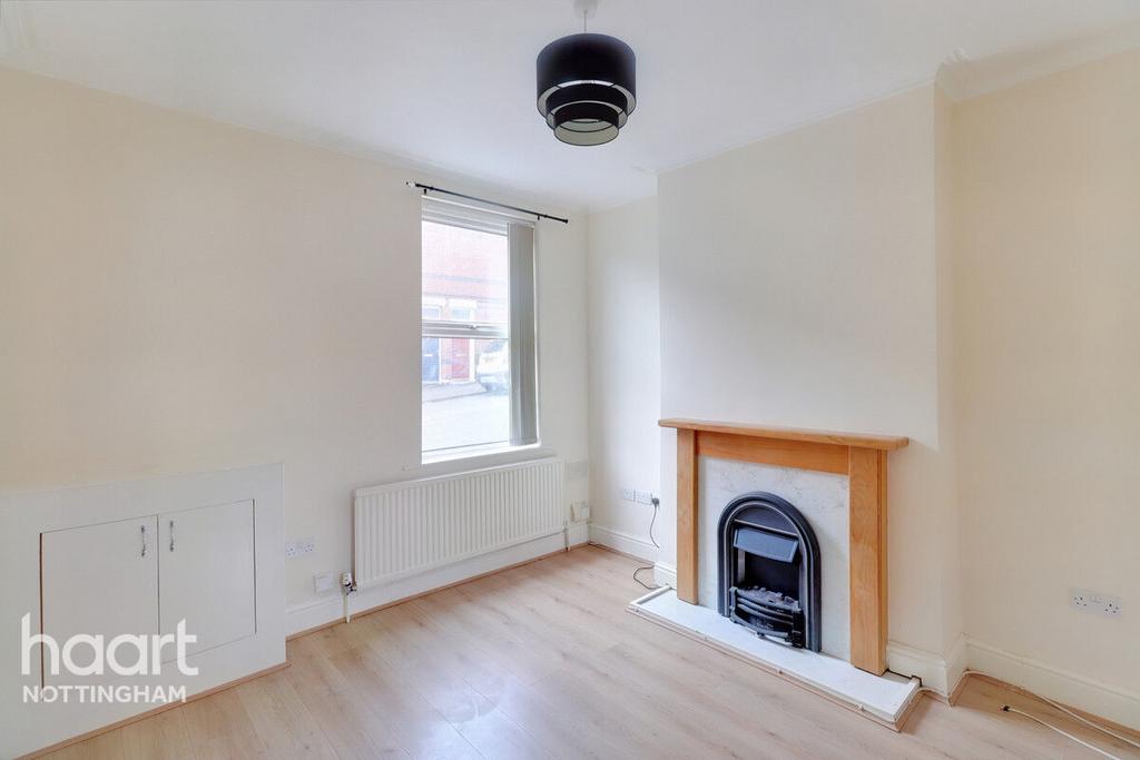 Cromer Road, Nottingham 3 bed terraced house £150,000