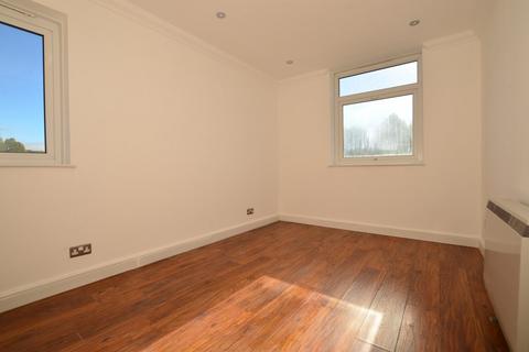 2 bedroom flat for sale, Halstead Close, Canterbury, Kent