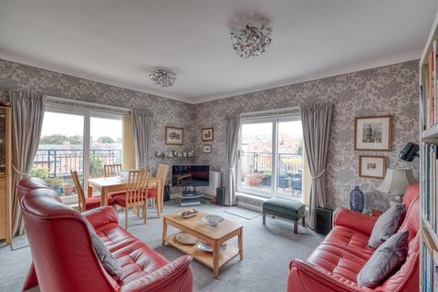 20 Diglis Court, Worcester, WR5 3BF
