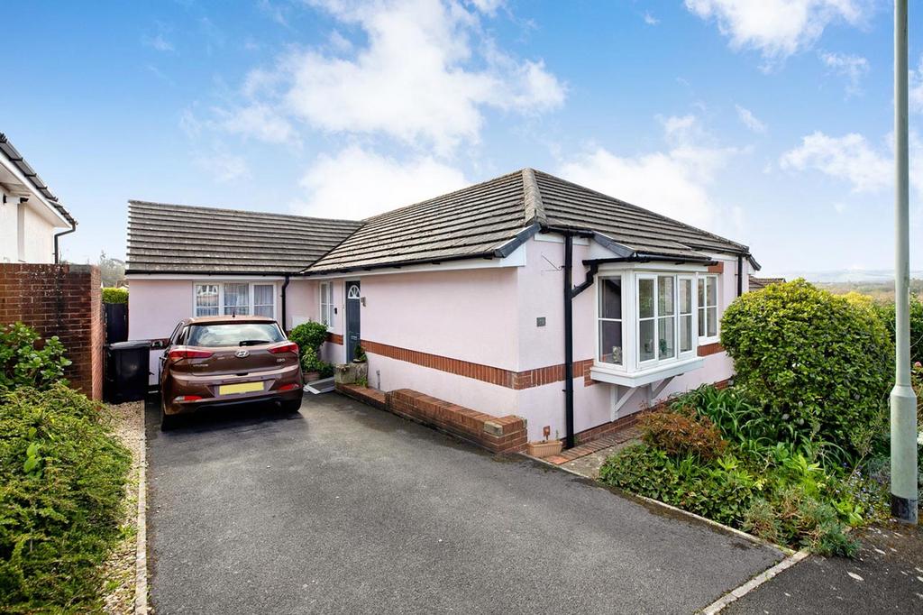 De Tracey Park, Bovey Tracey, TQ13 3 bed detached bungalow for sale £