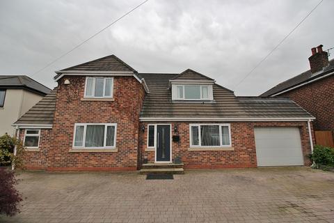 4 bedroom detached house for sale, Teesdale Avenue, Davyhulme