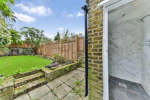 19 Ashenden Road, London, E5 0DP