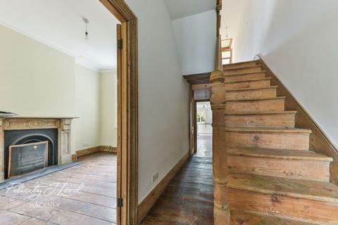 19 Ashenden Road, London, E5 0DP