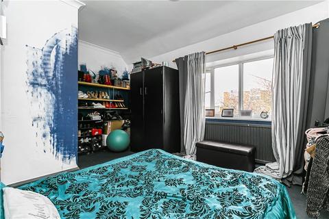 21 Thomson Crescent, Croydon, CR0 3JT