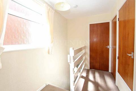 68 Bellencroft Gardens, Wolverhampton, WV3 8DU