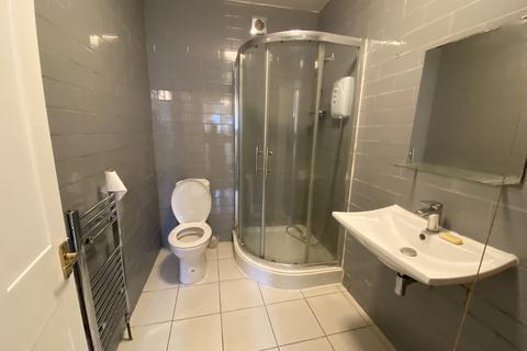 4 bedroom terraced house to rent, Westminster Gardens, Barking IG11