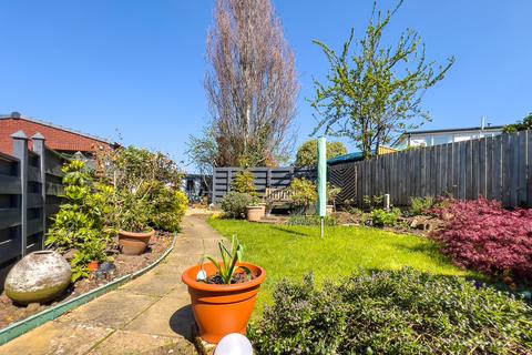 12 Milbury Lane, Exminster, Exeter, EX6 8AD