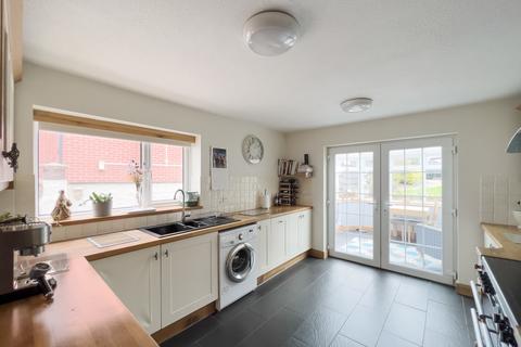 12 Milbury Lane, Exminster, Exeter, EX6 8AD