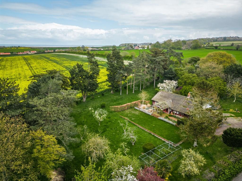 CleynexttheSea 3 bed detached bungalow for sale £950,000