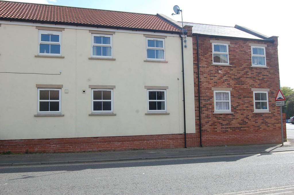 The Applegarth, Northallerton 2 bed terraced house £135,000