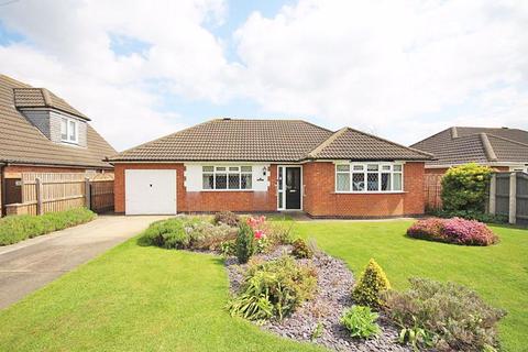 3 bedroom detached bungalow for sale - LINDSEY DRIVE, HOLTON LE CLAY