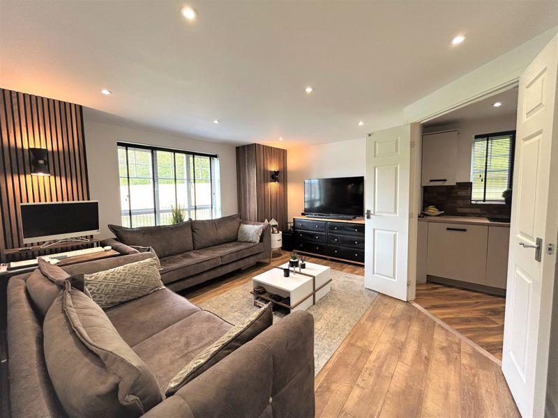 Lamberton Drive, Brymbo, Wrexham 2 bed apartment £120,000