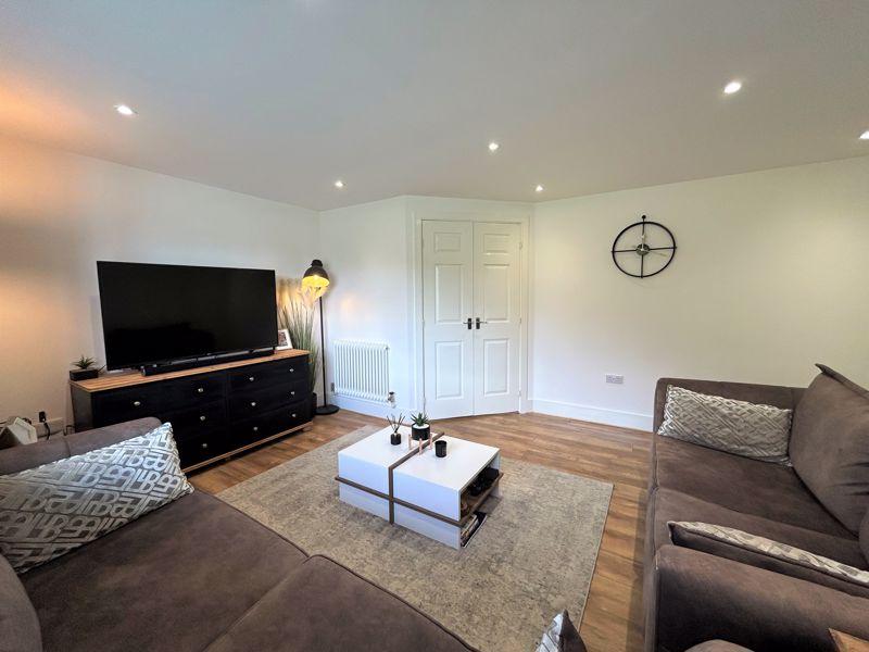 Lamberton Drive, Brymbo, Wrexham 2 bed apartment £120,000