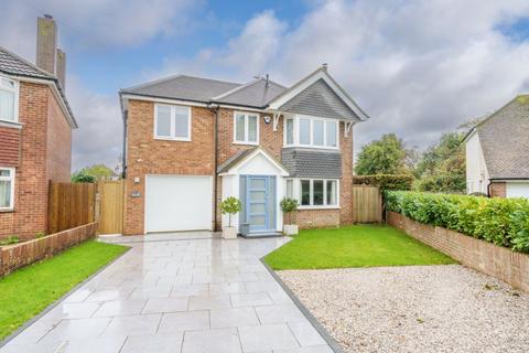 17 Oak Close, Chichester, PO19 3AJ