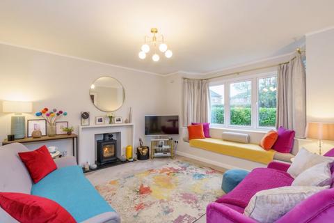 17 Oak Close, Chichester, PO19 3AJ