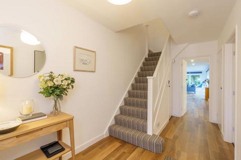 17 Oak Close, Chichester, PO19 3AJ