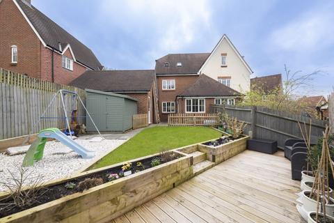 4 bedroom semi-detached house for sale, Larch End, Uckfield