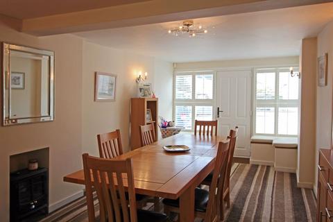 10 Fore Street, Tregony, Truro, TR2 5RN