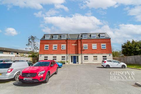 2 bedroom apartment for sale, Saffron Drive, Wickford, SS11