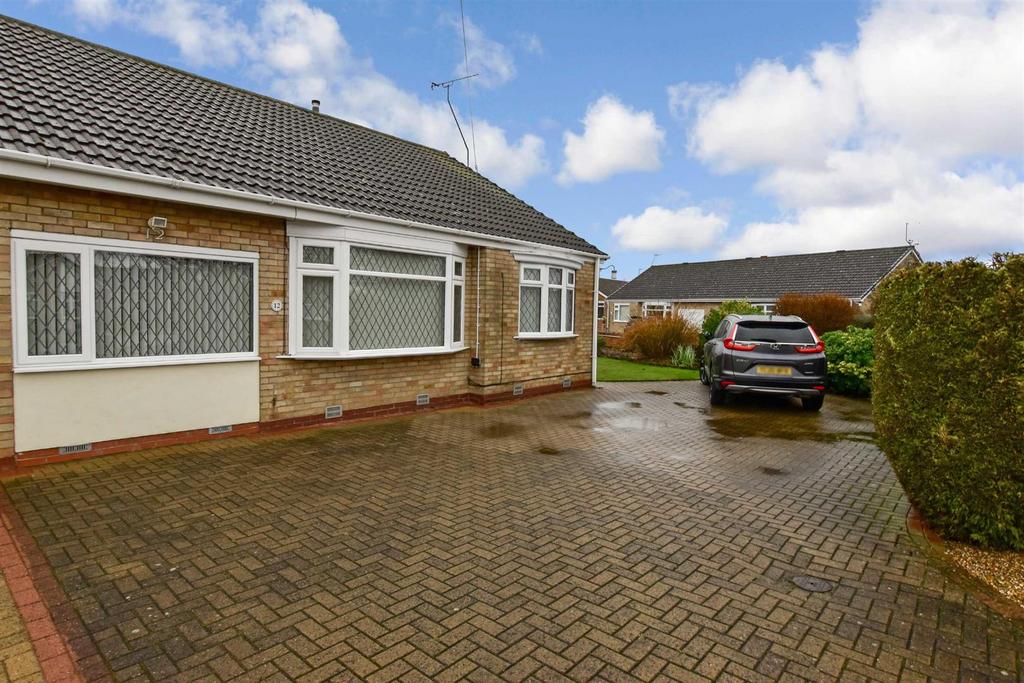 Ashgate Road, Willerby 2 bed semi-detached bungalow - £279,950