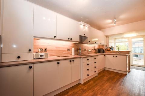 12 Ashgate Road, Willerby, Hull, HU10 6HN
