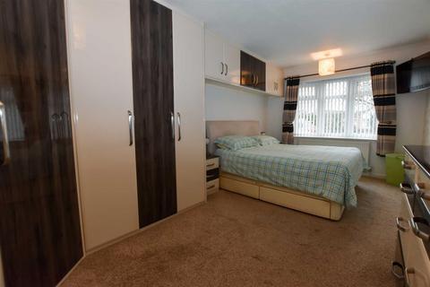 12 Ashgate Road, Willerby, Hull, HU10 6HN