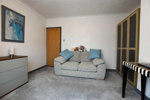 12 Ashgate Road, Willerby, Hull, HU10 6HN