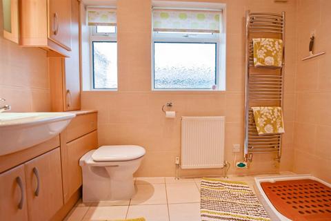 12 Ashgate Road, Willerby, Hull, HU10 6HN