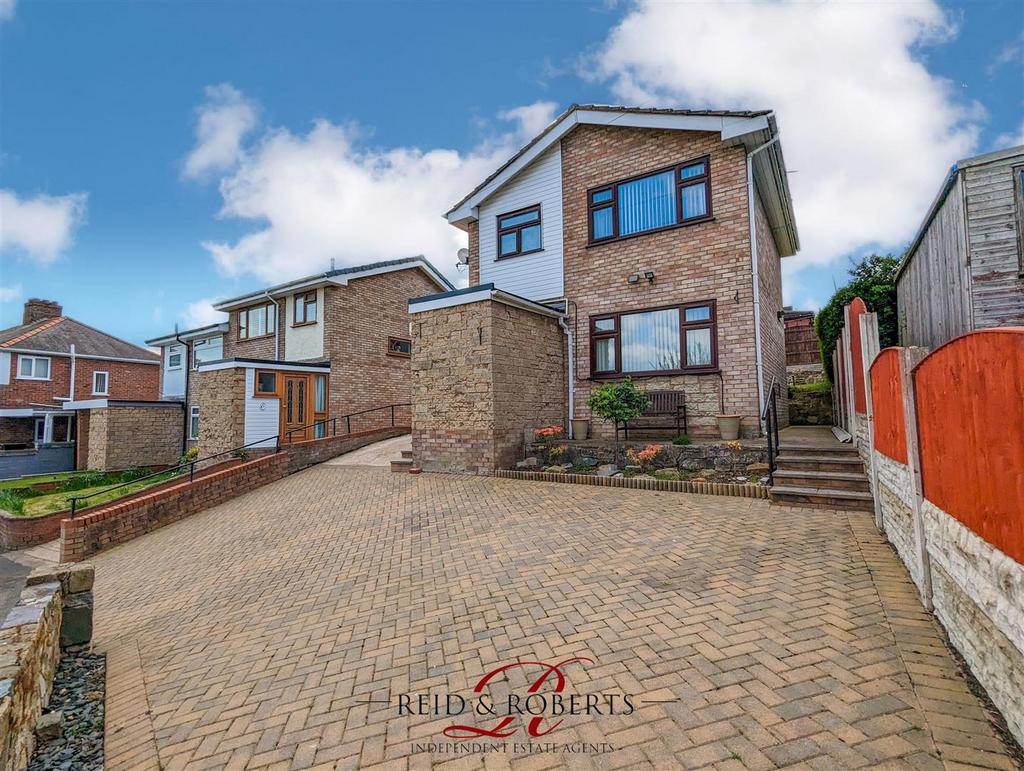 Woodland Drive, Greenfield, Holywell 3 bed house for sale £185,000