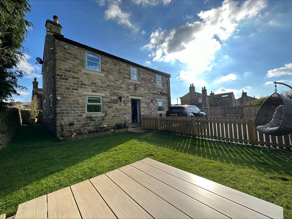 Denholme Road, Oxenhope, Keighley, BD22 3 bed detached house £375,000
