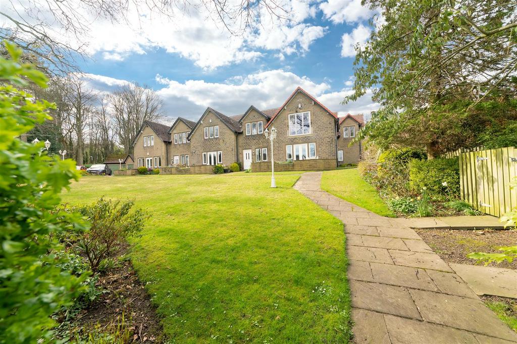 Dark Lane, Huddersfield 2 bed apartment for sale £325,000