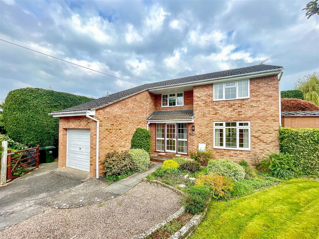 Fernhill Grove, Malvern 4 bed detached house for sale £395,000