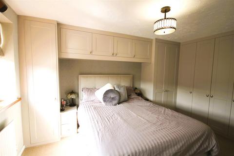 35 Tarragon Drive, Stoke-on-trent, ST3 7YE