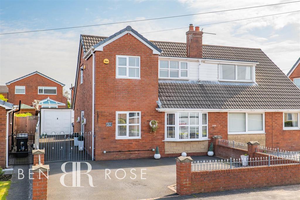 Grange Drive, Hoghton, Preston 3 bed semidetached house for sale £