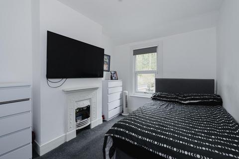 89 Ashurst Road, Tadworth, KT20 5EY
