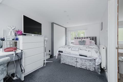 89 Ashurst Road, Tadworth, KT20 5EY