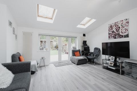 89 Ashurst Road, Tadworth, KT20 5EY