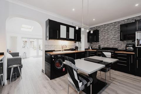 89 Ashurst Road, Tadworth, KT20 5EY