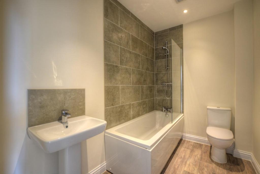 Melbourne Gardens, Rosegrove Lane... 3 bed townhouse £199,950