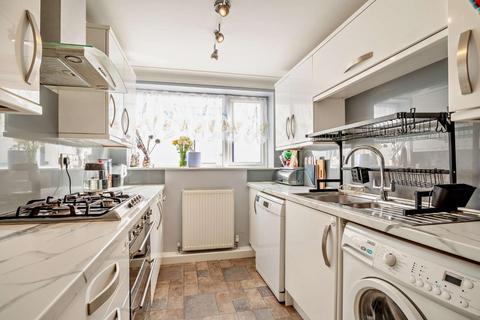 15 Burnside Road, Harrogate, HG1 2BG