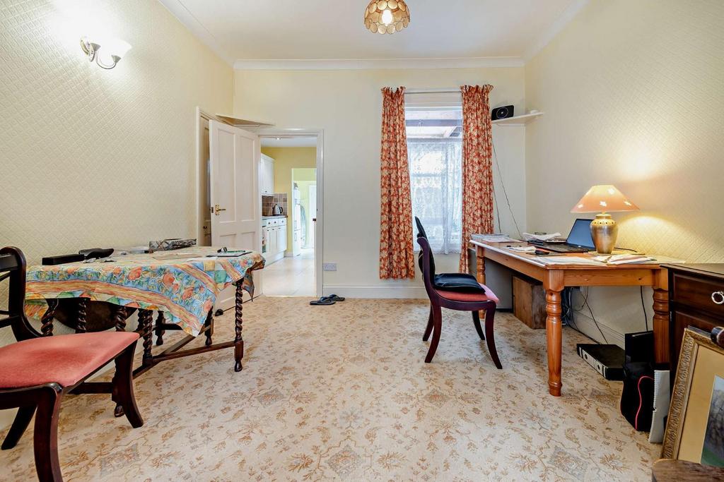 8550374-interior10-800.jpg