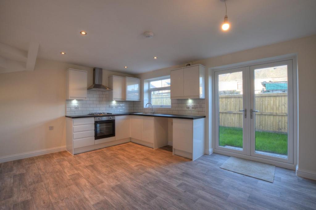 Rosegrove Lane, Burnley 3 bed townhouse £209,950